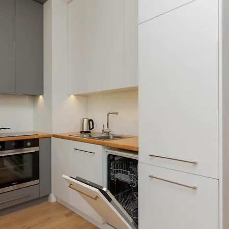 Pieskowa Skala With Parking By Renters *
